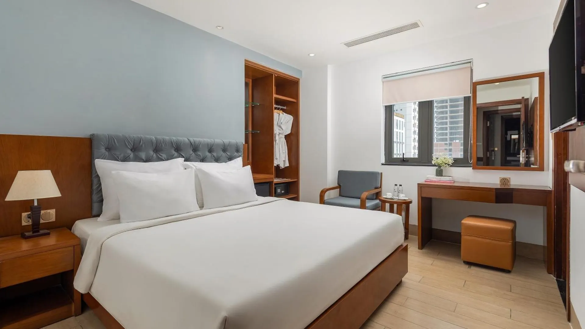 ****  Sana Da Nang Beach Hotel Vietnam